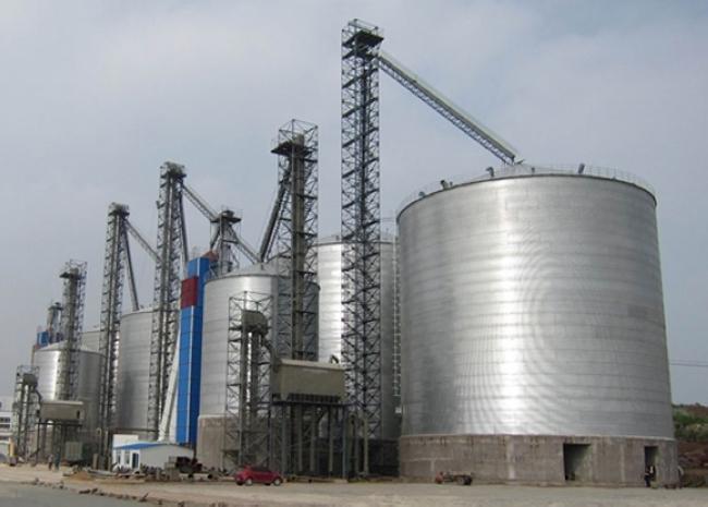 古城大型钢板库构造参数及水泥储存质量